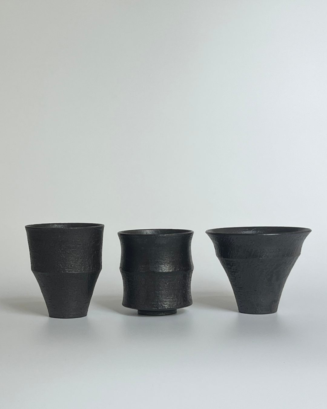 Saeam Kwon Shaped Cup A black